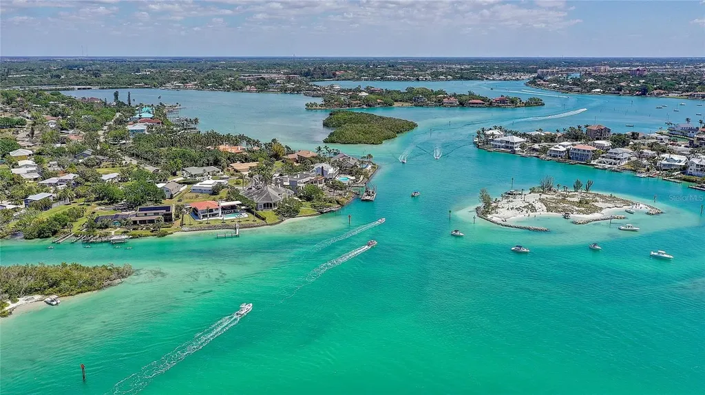 424 Albee Road W Nokomis FL 34275