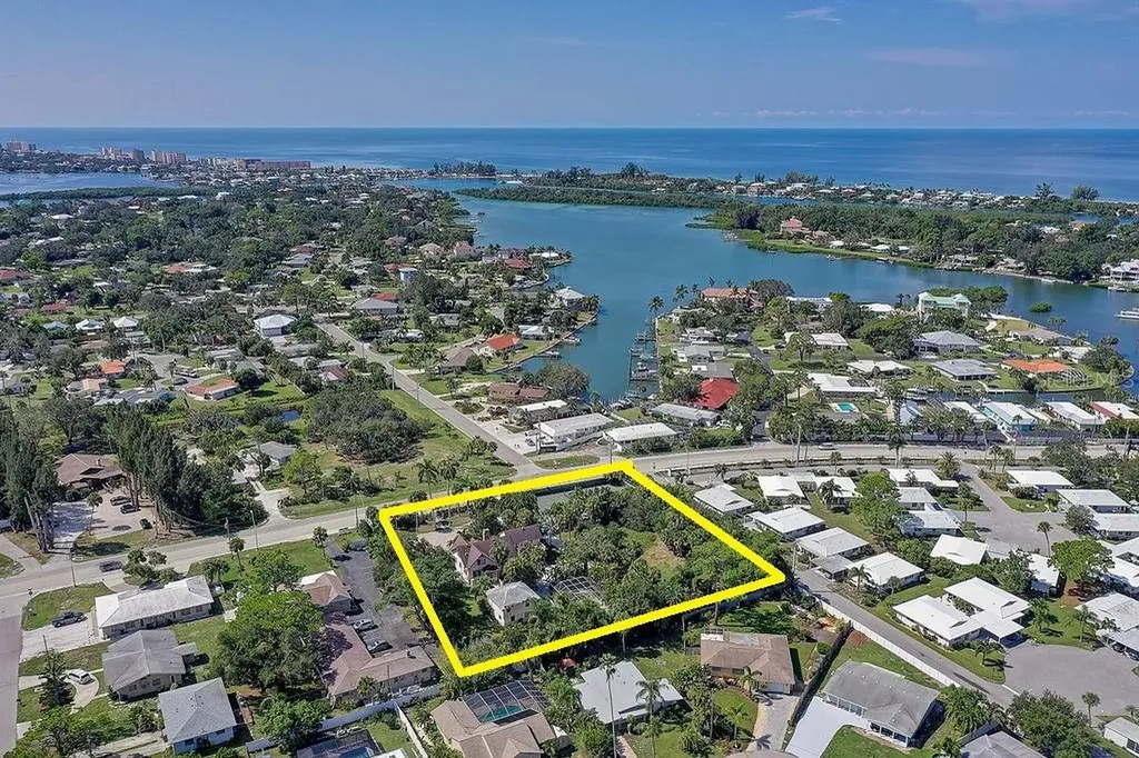 424 Albee Road W Nokomis FL 34275