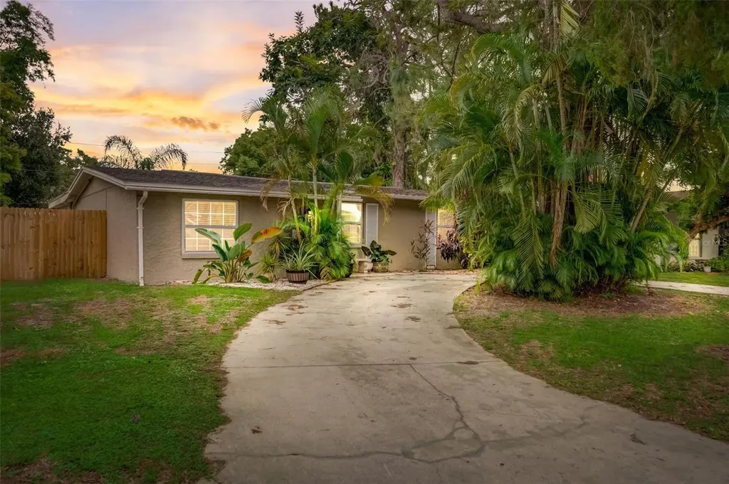3983 Coleridge Place Sarasota FL 34241
