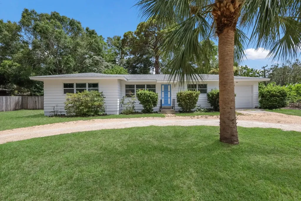 2038 Datura Street Sarasota FL 34239