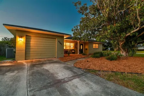 5201 34th Avenue N St Petersburg FL 33710