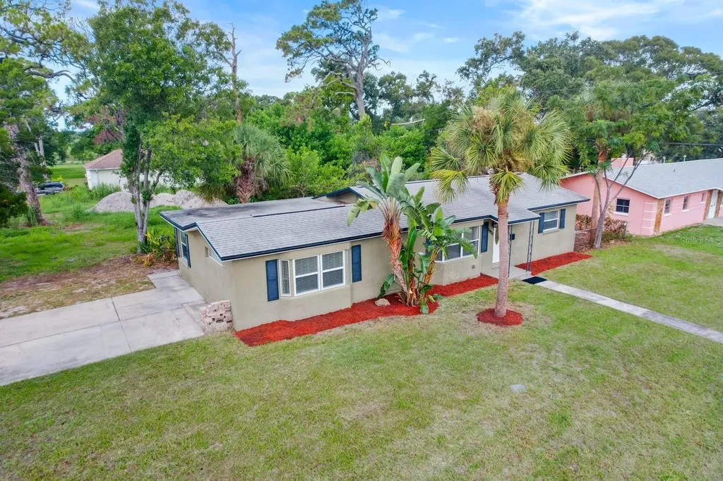 2923 38th Street S St Petersburg FL 33711