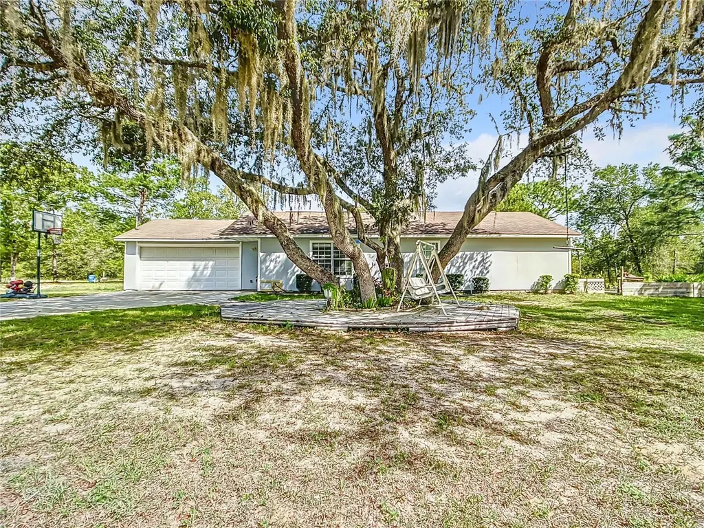 16345 SE 113th Street Road Ocklawaha FL 32179