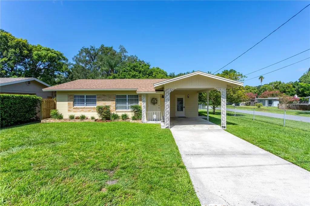 2002 Essex Place Orlando FL 32806