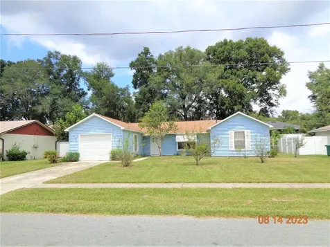 851 Village Lake Drive N Deland FL 32724