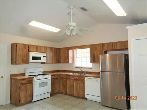 851 Village Lake Drive N Deland FL 32724