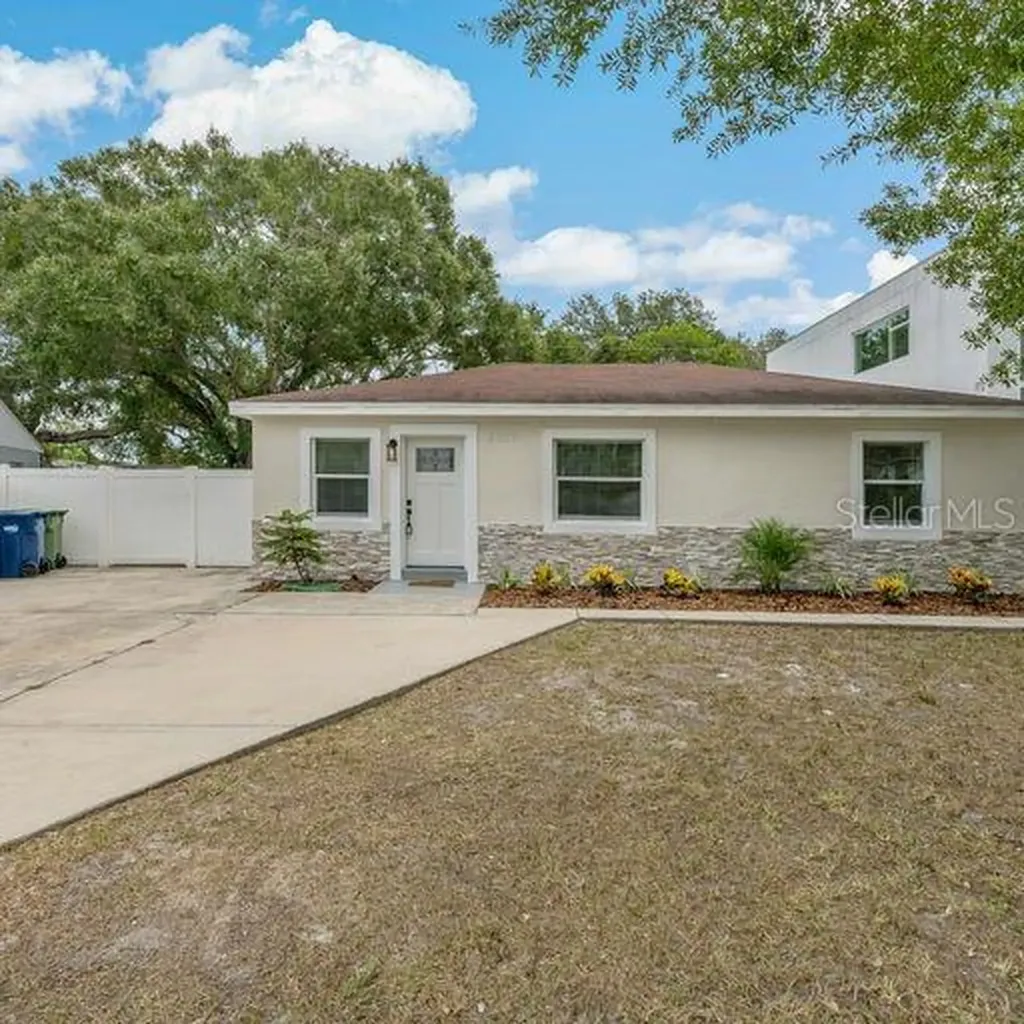 4006 S Shamrock Road Tampa FL 33611