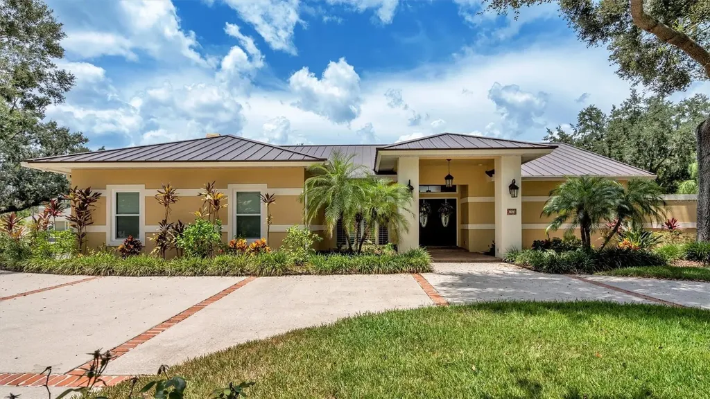 1303 Longwood Oaks Boulevard Lakeland FL 33811