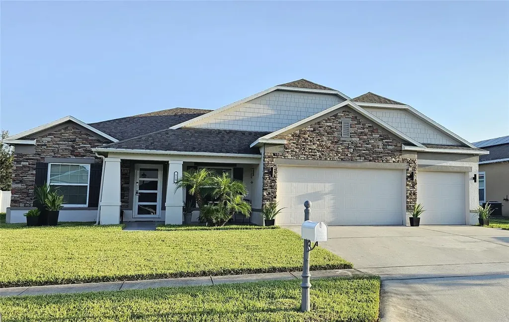 320 Gladesdale Street Haines City FL 33844