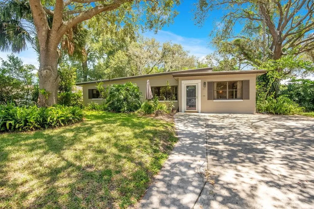 121 E Lauren Court Fern Park FL 32730
