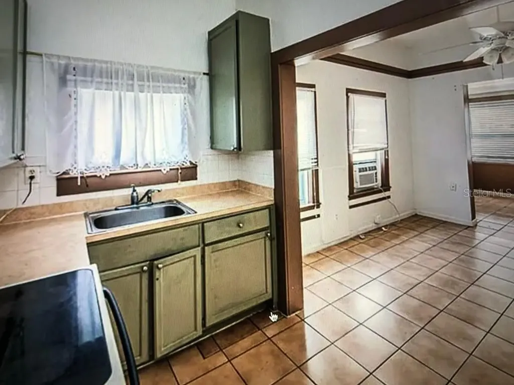 941 Lakeview Road Clearwater FL 33756