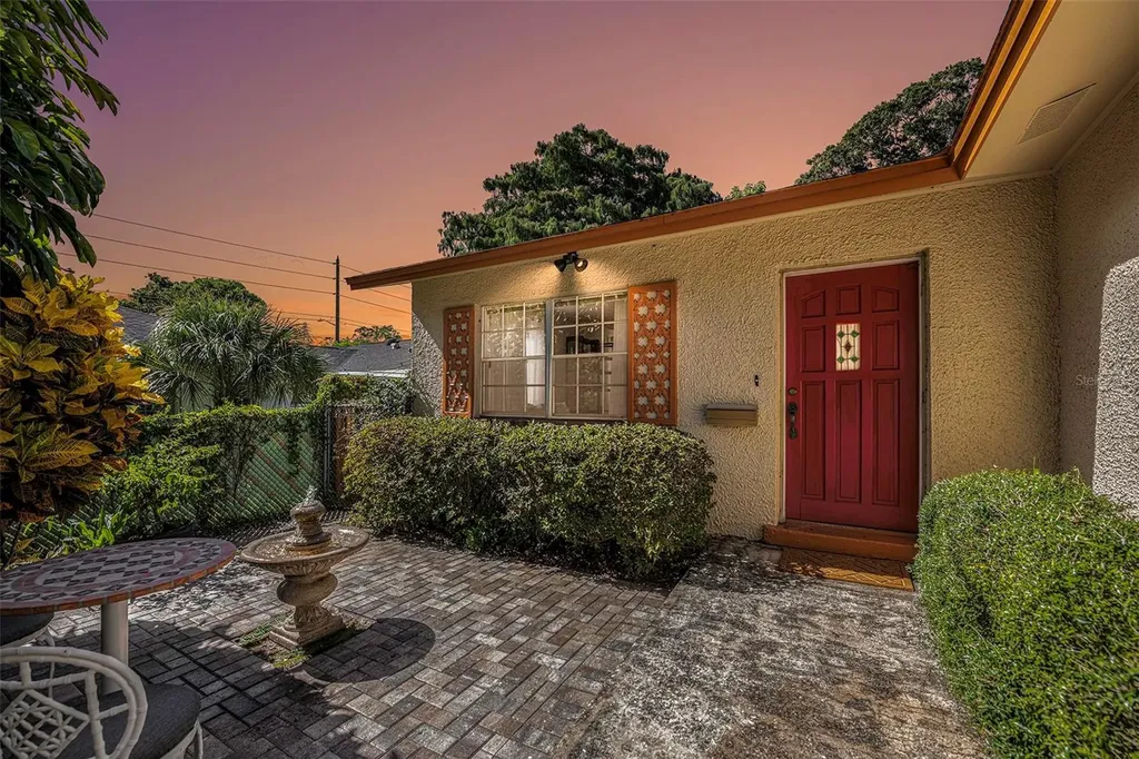 5045 Burlington Avenue N St Petersburg FL 33710