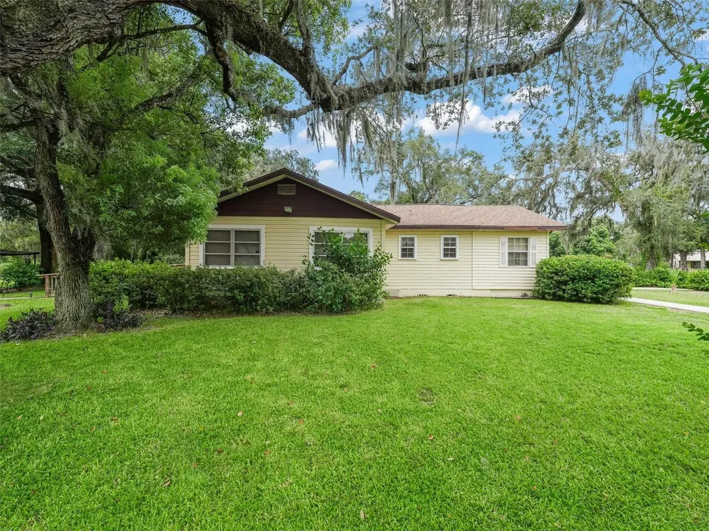 1016 Cr 601a Bushnell FL 33513