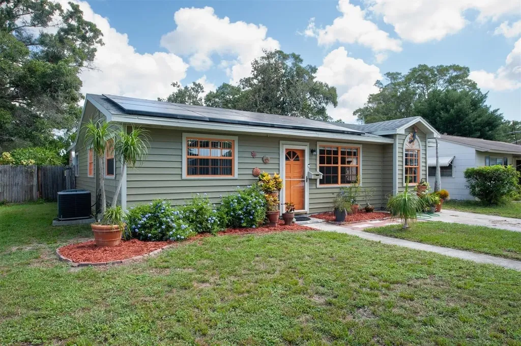 3835 39th Avenue N St Petersburg FL 33714