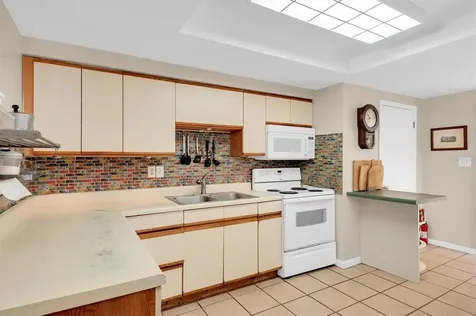 3835 39th Avenue N St Petersburg FL 33714