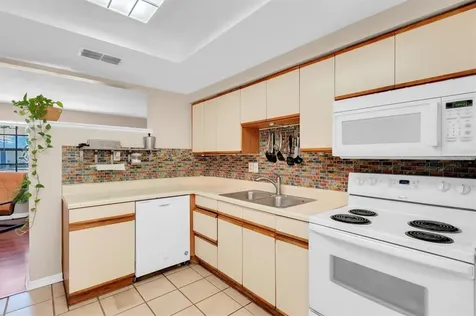 3835 39th Avenue N St Petersburg FL 33714