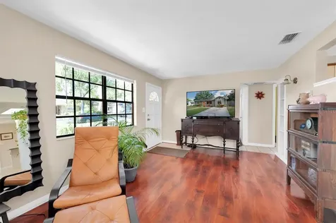 3835 39th Avenue N St Petersburg FL 33714