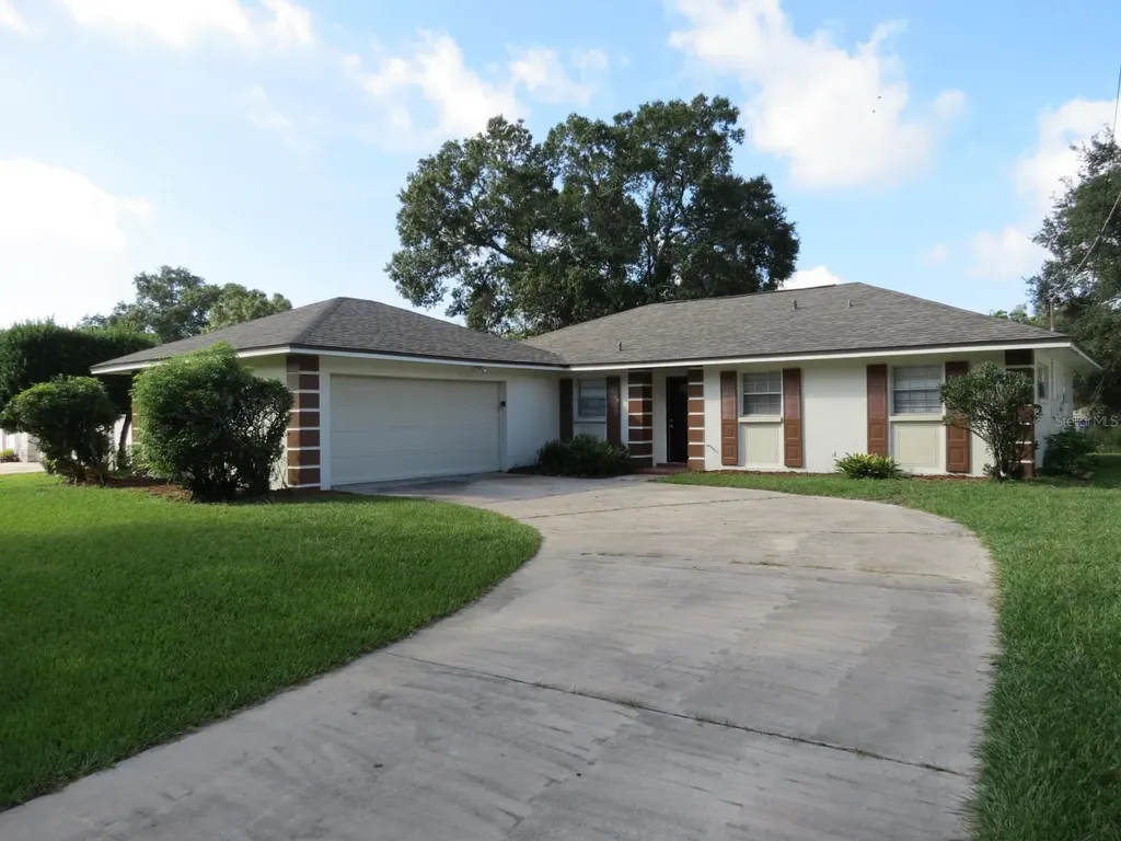 4439 Dolphin Drive Tampa FL 33617