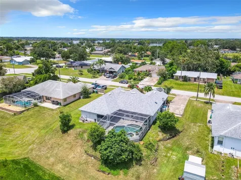 2471 Candlewick Street Deltona FL 32738