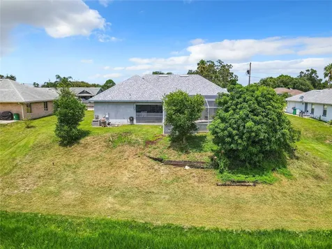 2471 Candlewick Street Deltona FL 32738