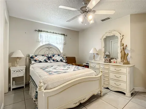 2471 Candlewick Street Deltona FL 32738