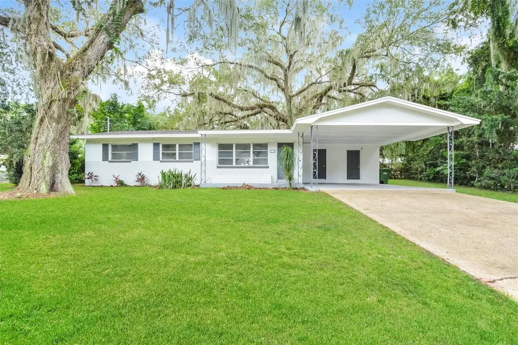 1320 Cambridge Drive Leesburg FL 34748