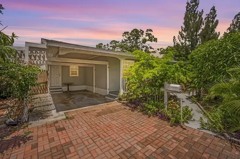 2721 17th Avenue N St Petersburg FL 33713