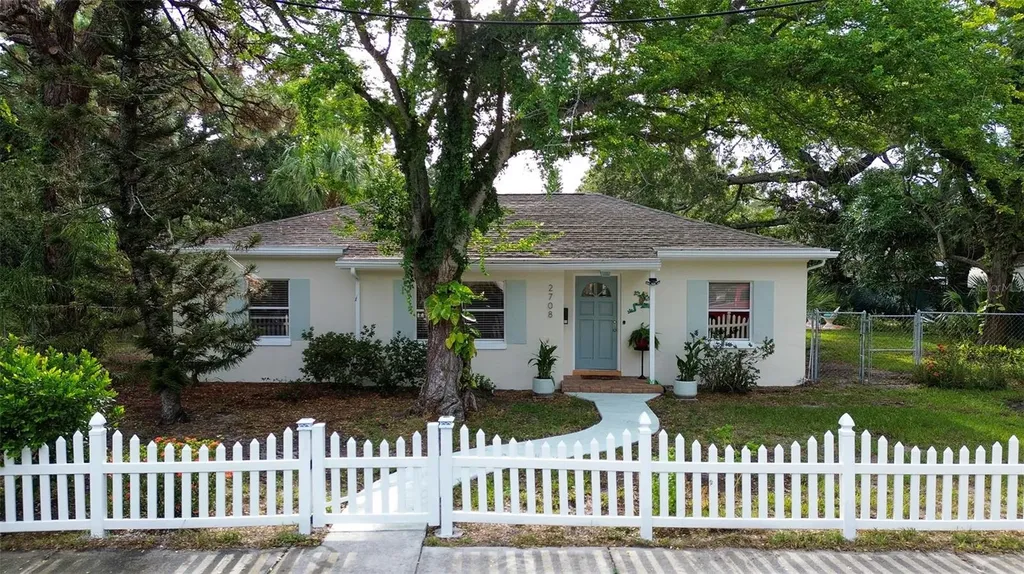2708 5th Street S St Petersburg FL 33705