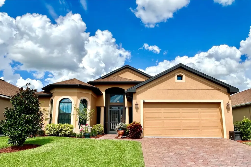 1123 Sawgrass Drive Winter Haven FL 33884