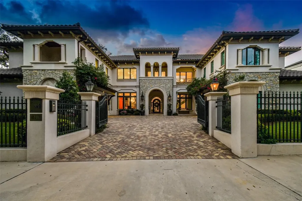 4521 W Beachway Drive Tampa FL 33609