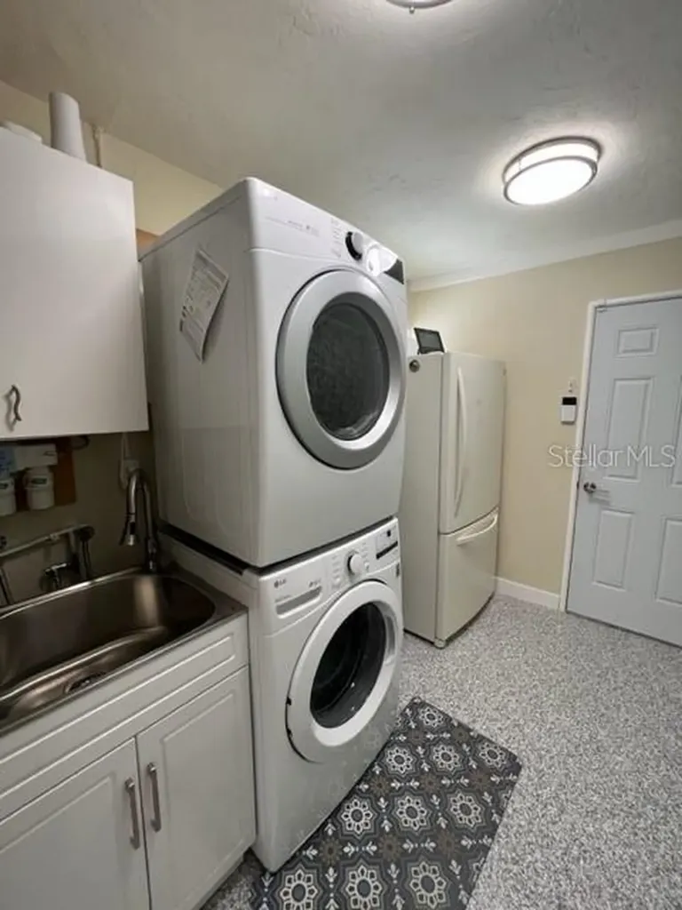 7328 Curtiss Avenue Sarasota FL 34231