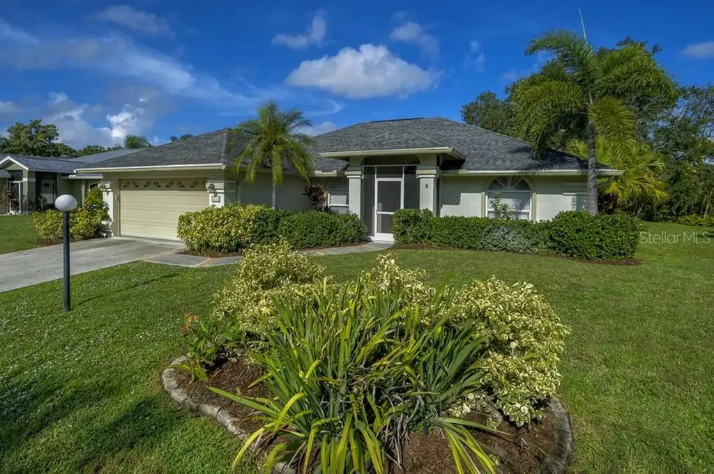 2570 Man Of War Circle Sarasota FL 34240