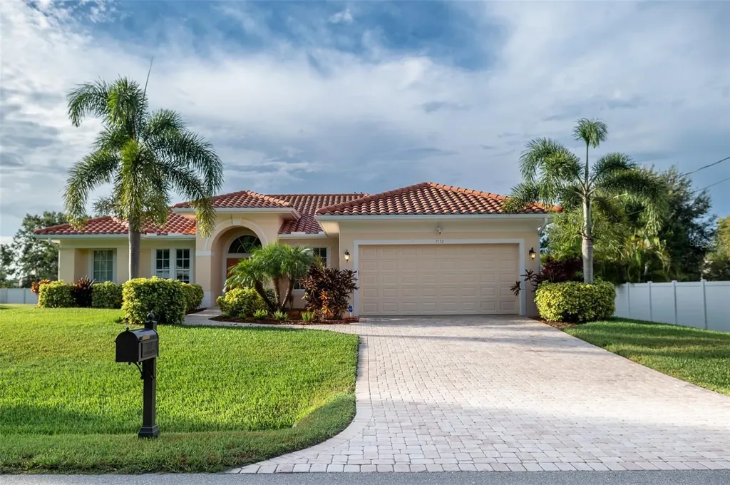 7172 N Leewynn Drive Sarasota FL 34240