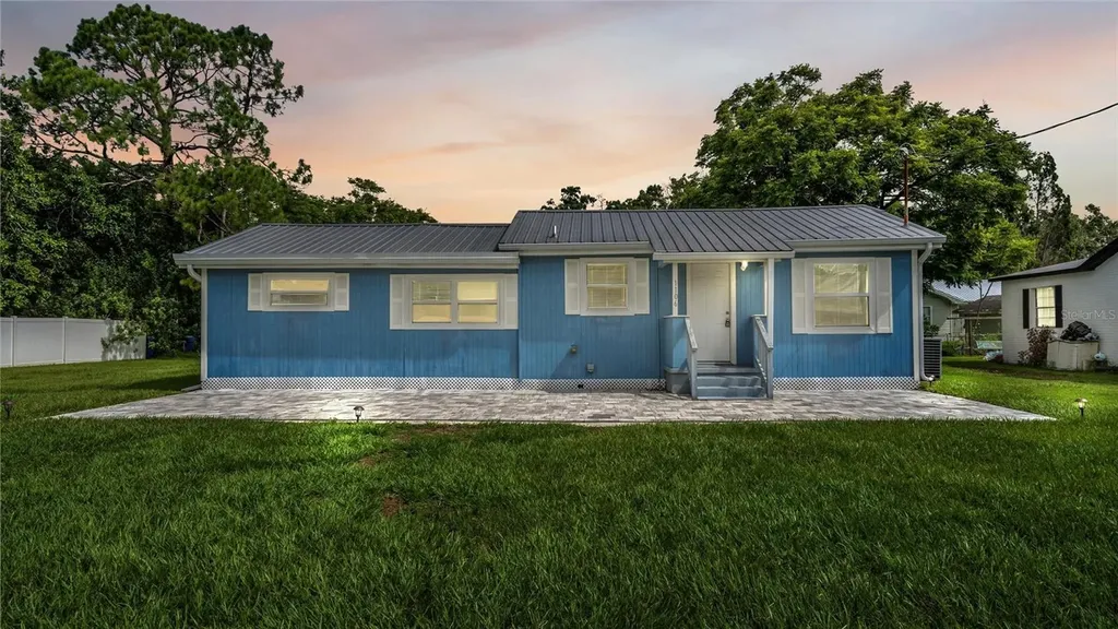 1106 NE 5th Street Mulberry FL 33860