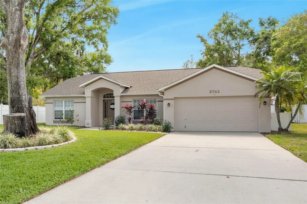 5743 Manchester Drive E Lakeland FL 33810