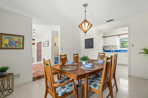 3304 Tanglewood Drive Sarasota FL 34239