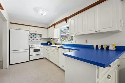 3304 Tanglewood Drive Sarasota FL 34239