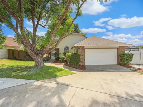 609 Somershire Court Orlando FL 32835