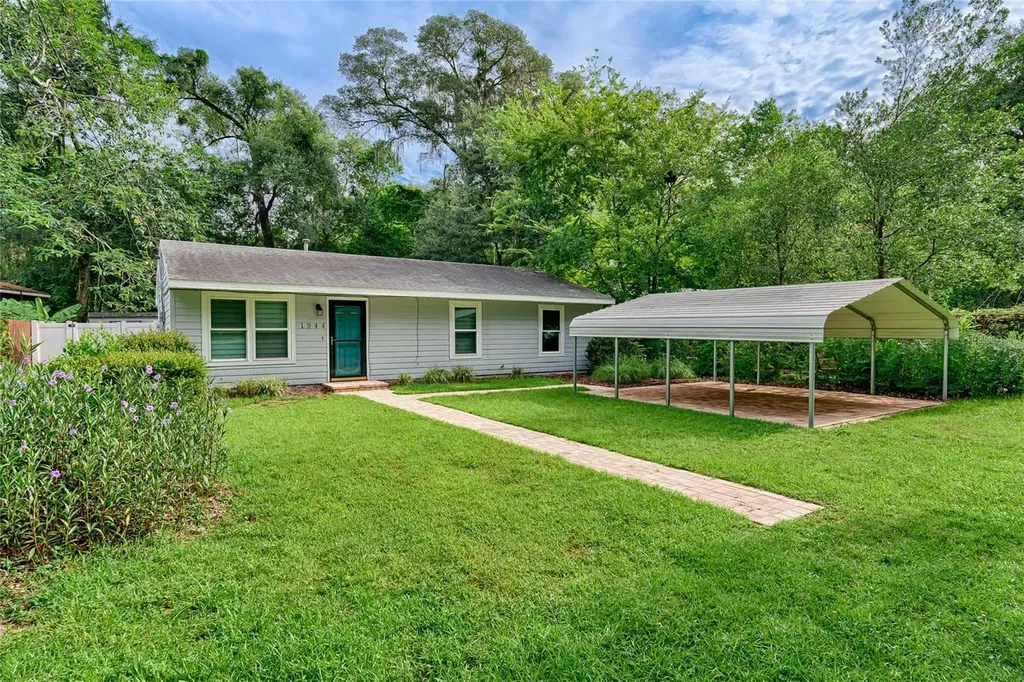 1944 NW 32nd Place Gainesville FL 32605