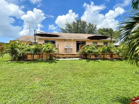 100 Dreamtime Avenue Lake Placid FL 33852
