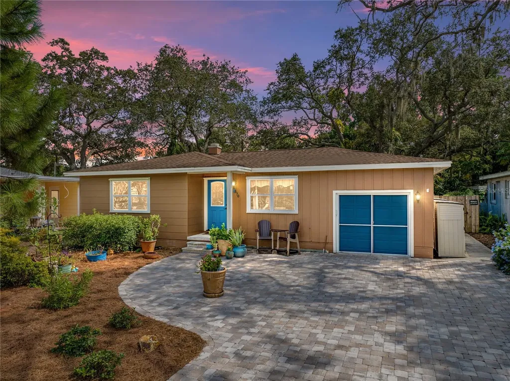 6570 Emerson Avenue S St Petersburg FL 33707
