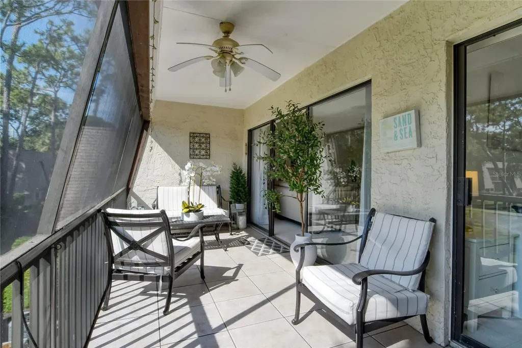 4616 Ringwood Meadow Sarasota FL 34235