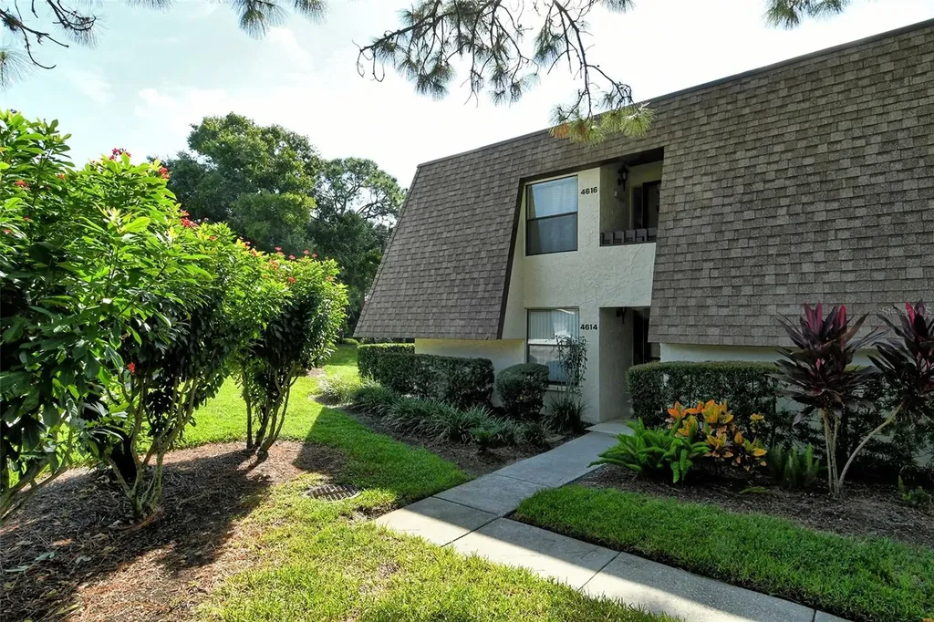 4616 Ringwood Meadow Sarasota FL 34235