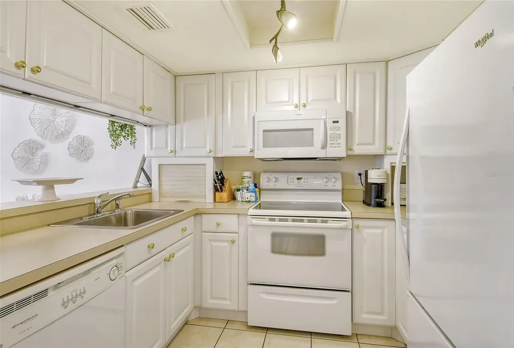 4616 Ringwood Meadow Sarasota FL 34235