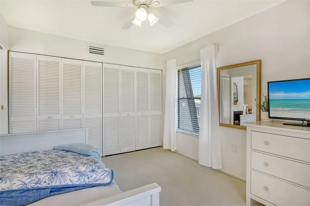 4616 Ringwood Meadow Sarasota FL 34235