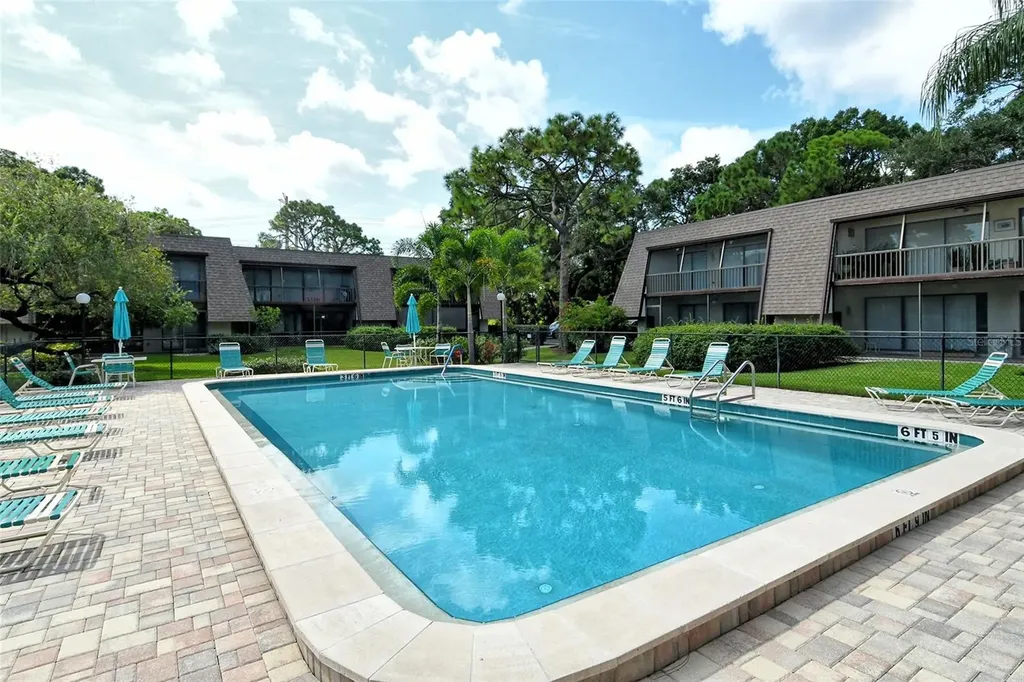 4616 Ringwood Meadow Sarasota FL 34235