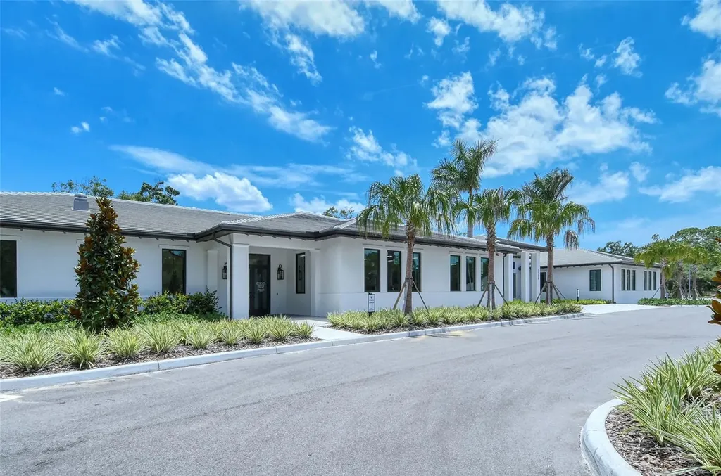 4616 Ringwood Meadow Sarasota FL 34235
