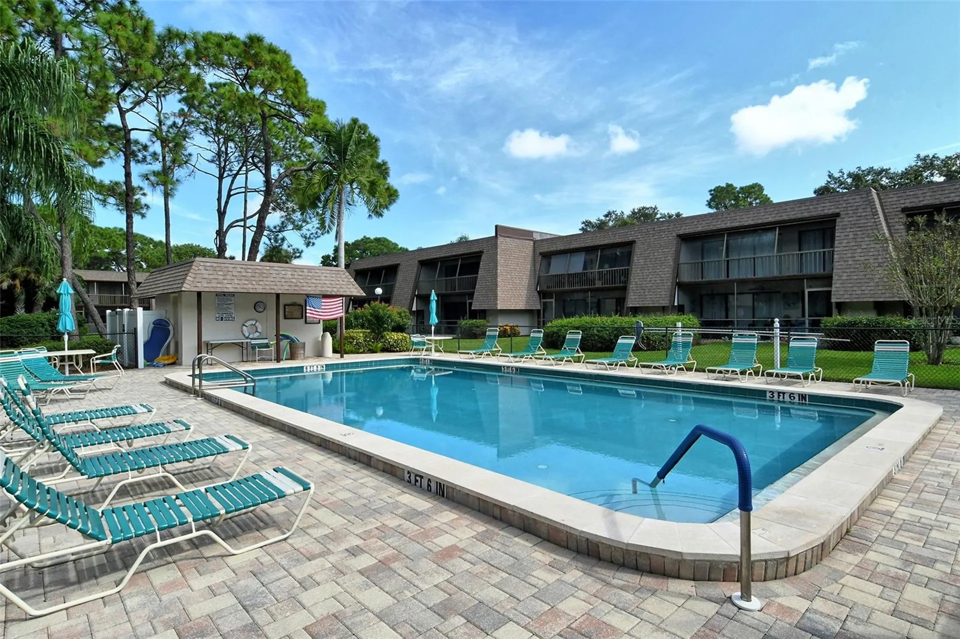 4616 Ringwood Meadow Sarasota FL 34235