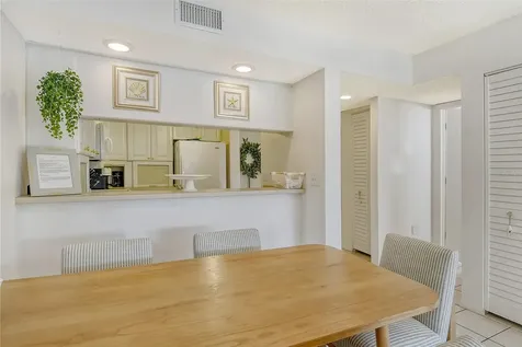 4616 Ringwood Meadow Sarasota FL 34235