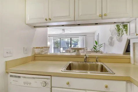 4616 Ringwood Meadow Sarasota FL 34235